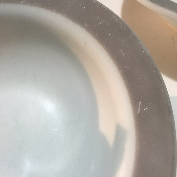 2 Vintage Corning Serving Bowls - Picture 2 of 10